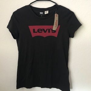 Levi’s basic tee